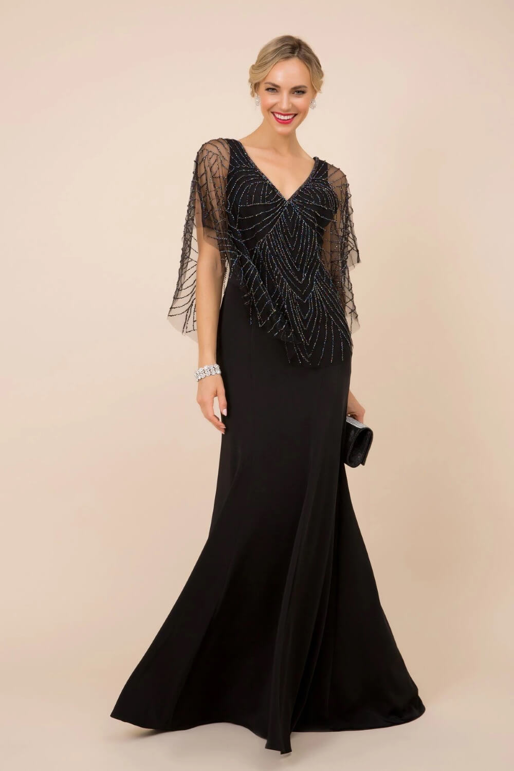 Luce un look señorial, elegante y solemne con este precioso vestidos de fiesta largo de color negro