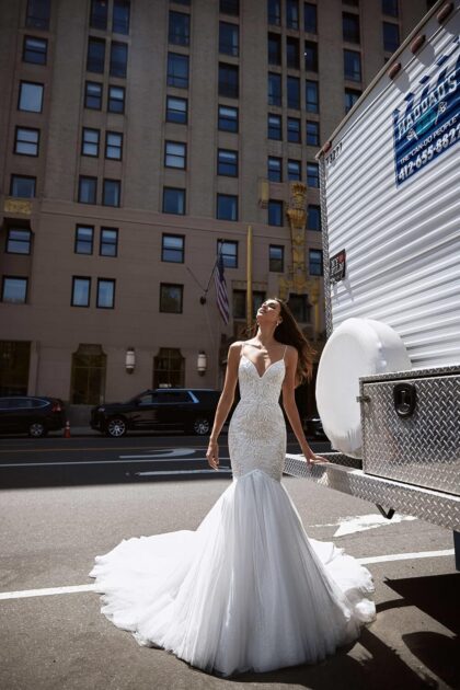 Entre los más hermosos vestidos de novias de la Premium Collection 2022 destacar Skylar de WONÁ Concept. Agenda tu cita hoy con nosotras