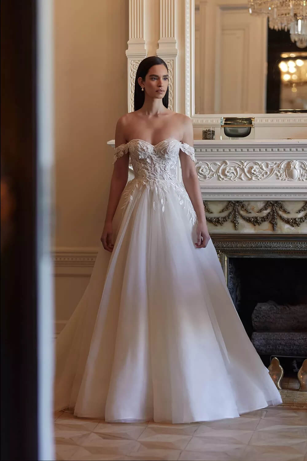 Vestido de novia escote corazón | Premium Collection 2023 | Bridal Room  Boutique
